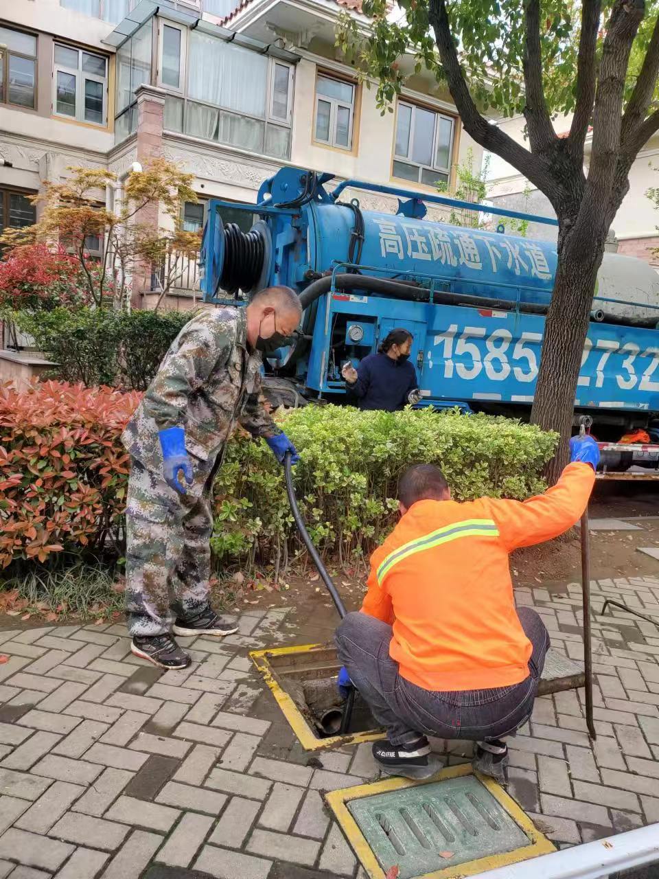 东方帝景城全面清理地下管网